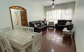 Vista mar na Enseada: Apto a 50m da praia